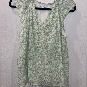 Crown & Ivy Green and White Floral Top